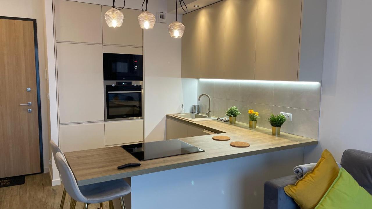 2-Room In New House, Wola Warszawa Zewnętrze zdjęcie