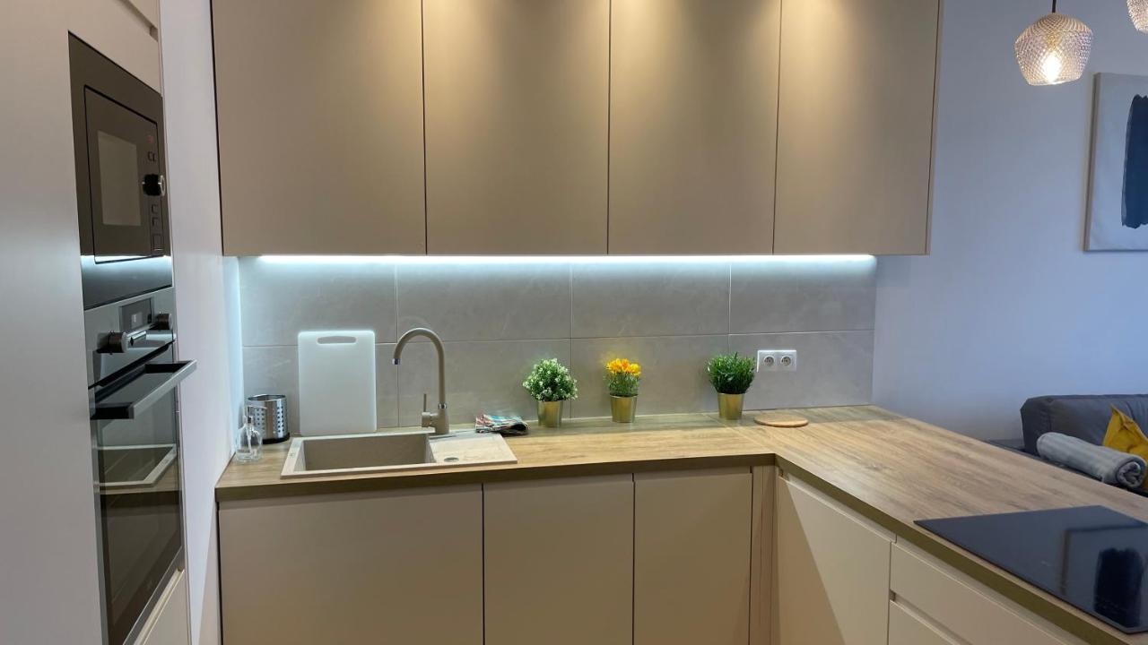 2-Room In New House, Wola Warszawa Zewnętrze zdjęcie